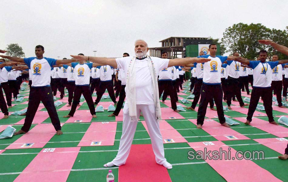 International Yoga Day 2016 - Sakshi28