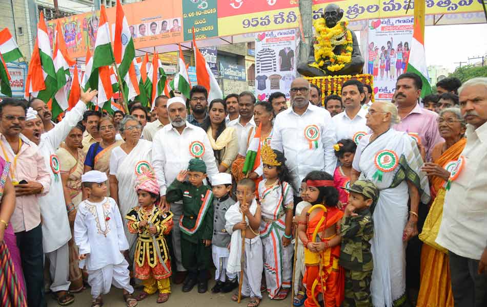 Tribute to Gandhi10