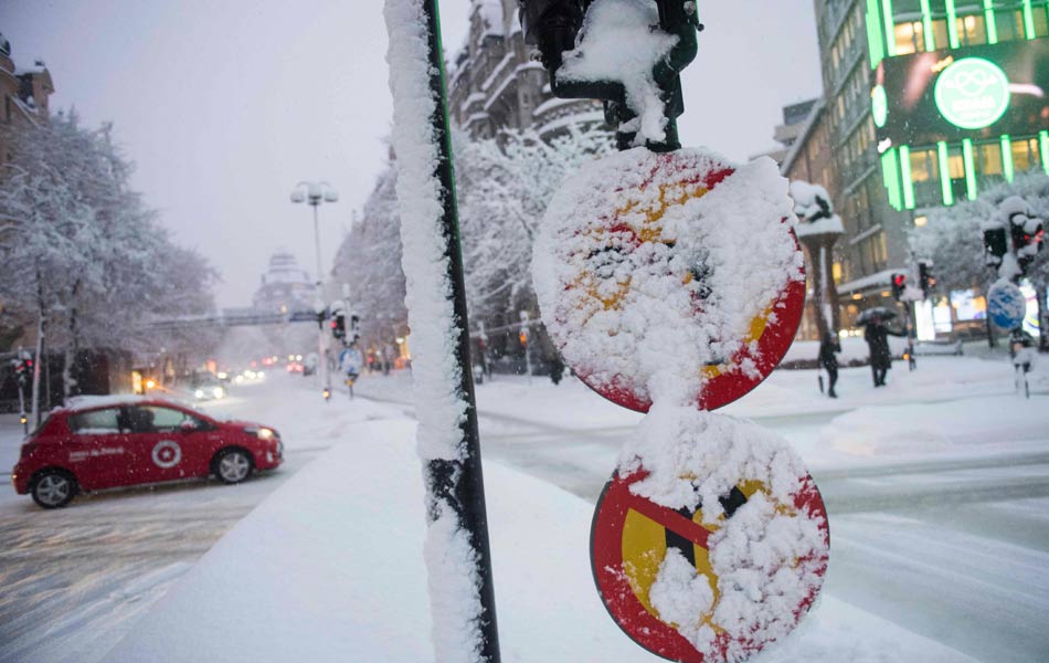 snow storm hits sweden8