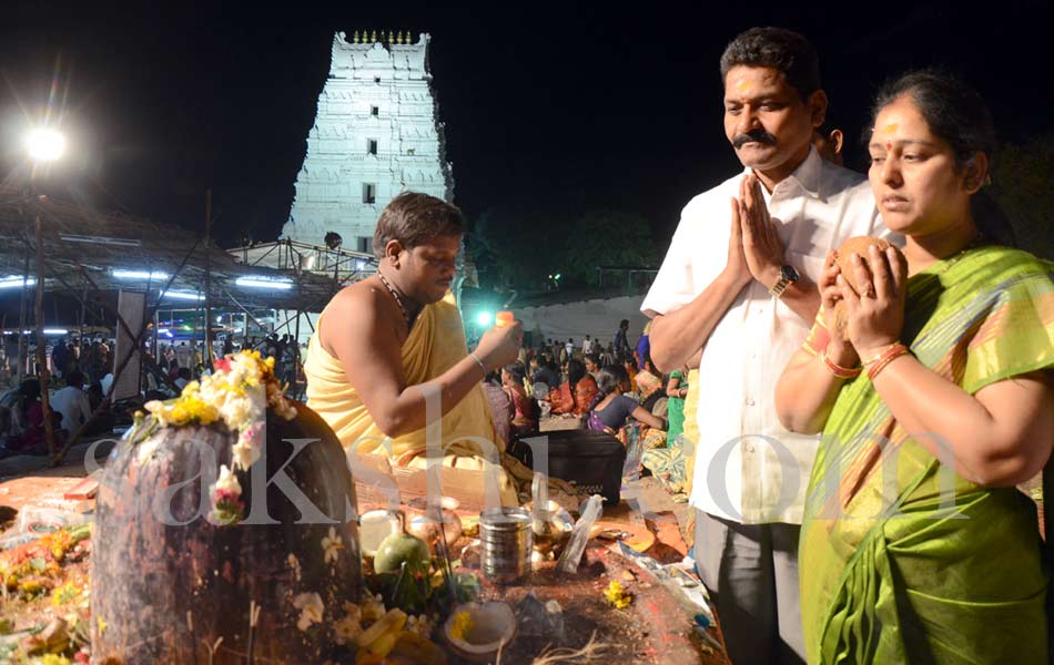 Maha Shivaratri Festival Celebrations At Keesaragutta - Sakshi1