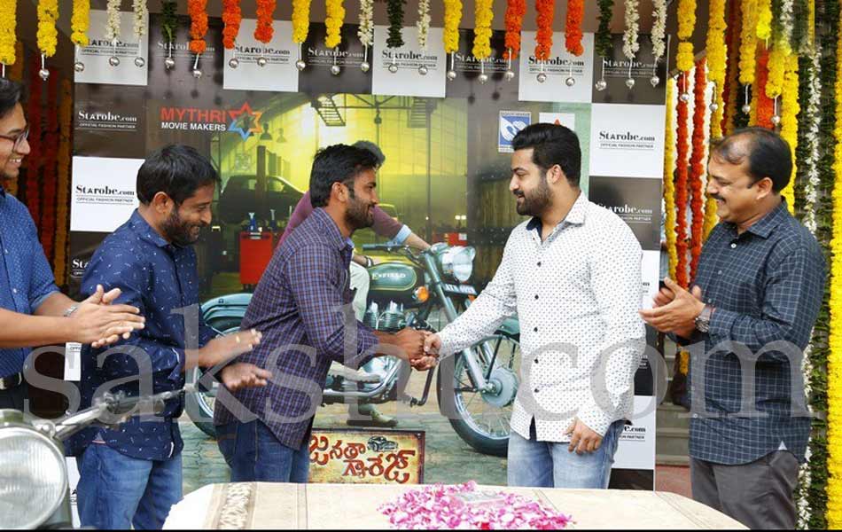 Jr NTR Presents Janatha Garage Bike to Winner - Sakshi4