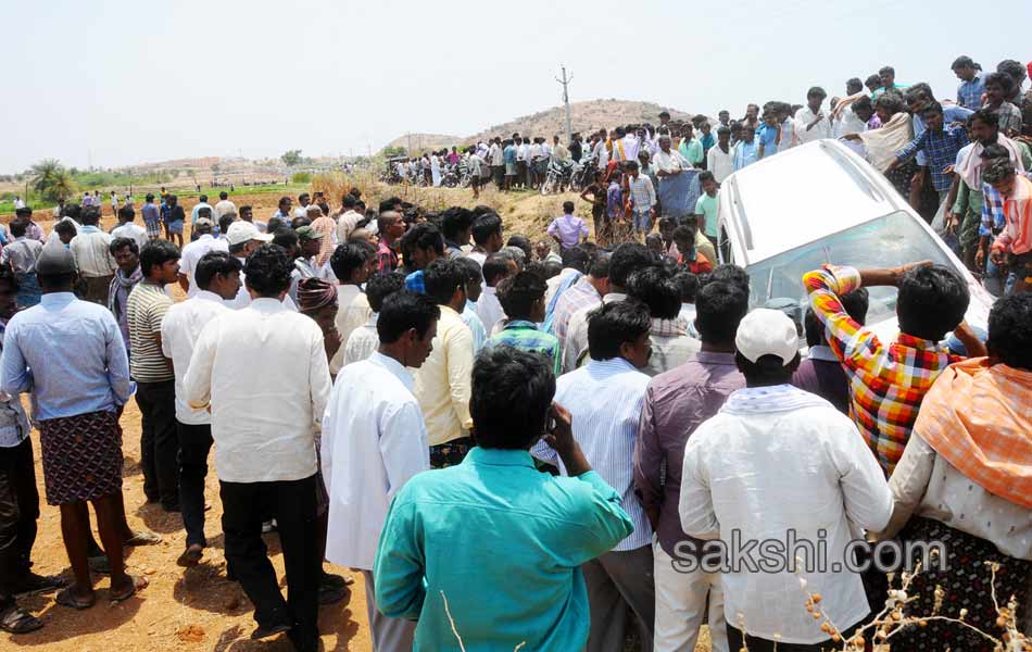 ysrcp leader cherukulapti narayana reddy murdered - Sakshi30