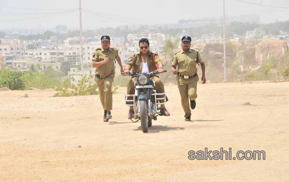Maya Mall movie stills - Sakshi5