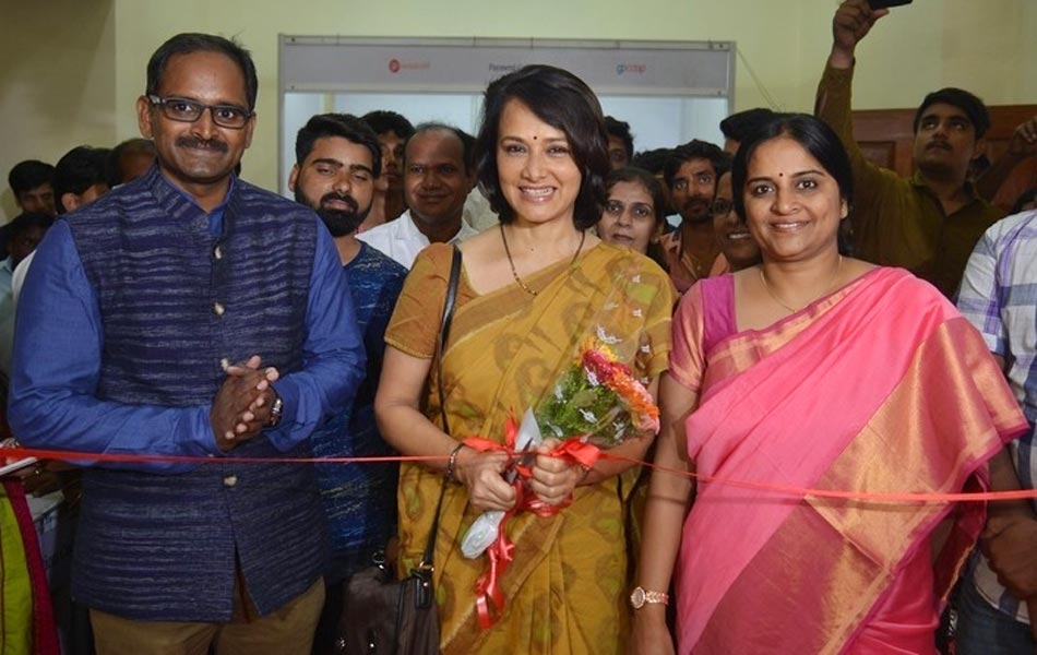 Akkineni Amala Inaugurates Go Swadeshi Expo5