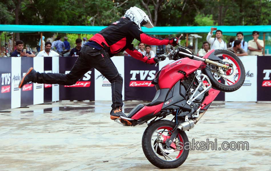 tvs bike stunts8