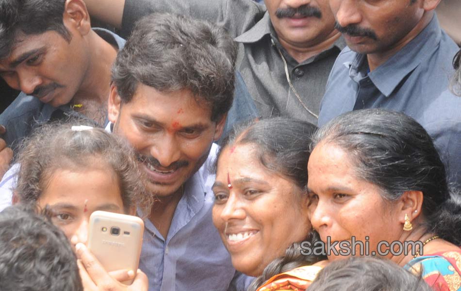 YS rajashekar reddy 8th death anniversary - Sakshi11
