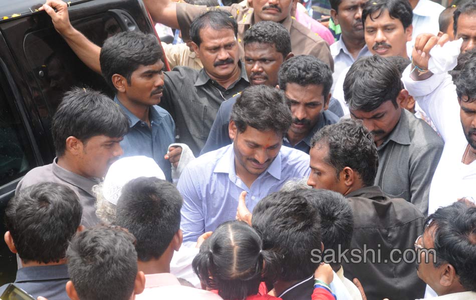 YS rajashekar reddy 8th death anniversary - Sakshi15