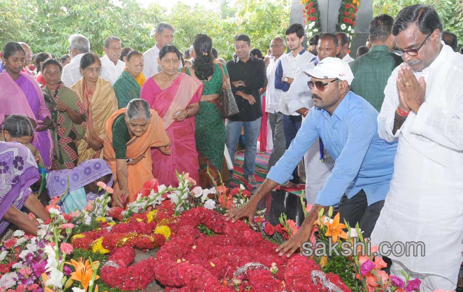 YS rajashekar reddy 8th death anniversary - Sakshi1