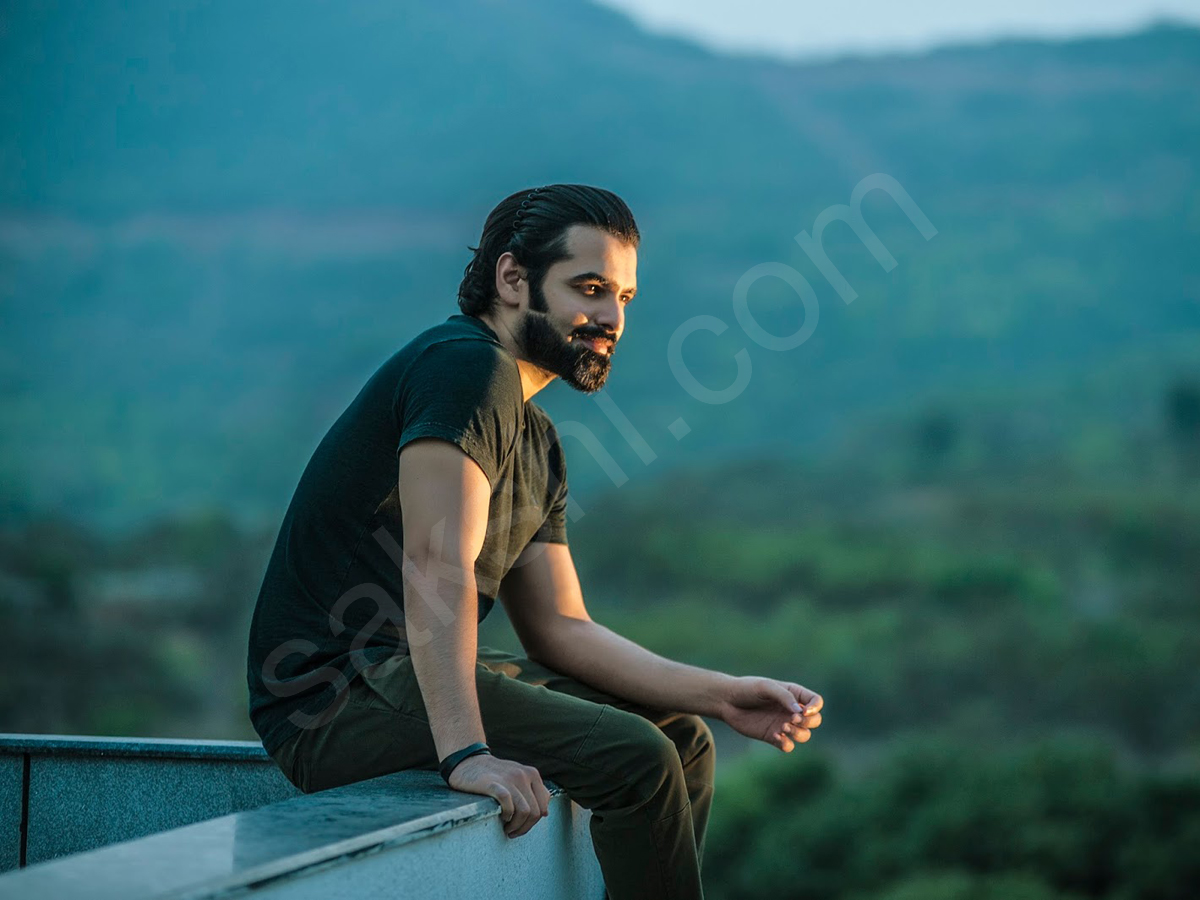 Vunnadi okate zindagi movie stills - Sakshi1
