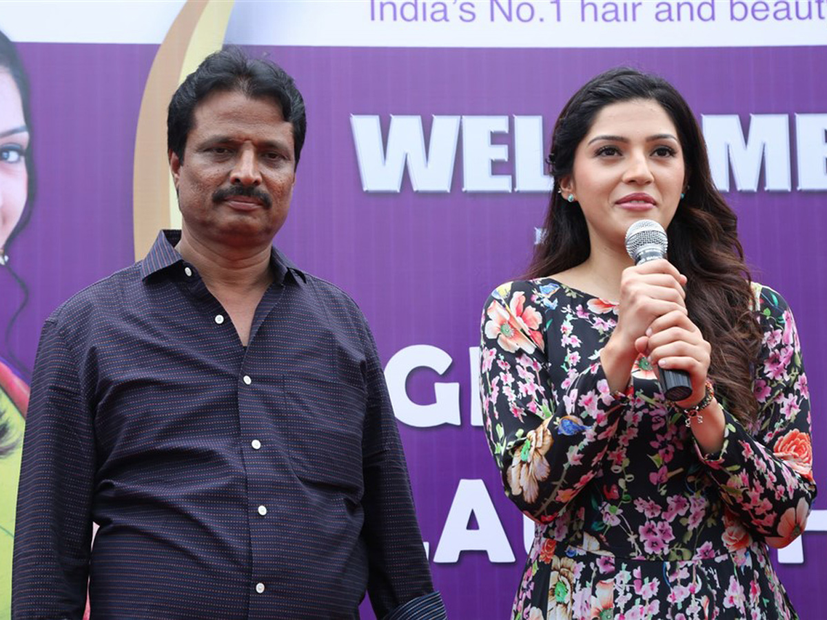 Tollywood Actress Mehreen Pirzada Inaugurates Naturals Beauty Salon at Sanath Nagar Hyderabad - Sakshi6