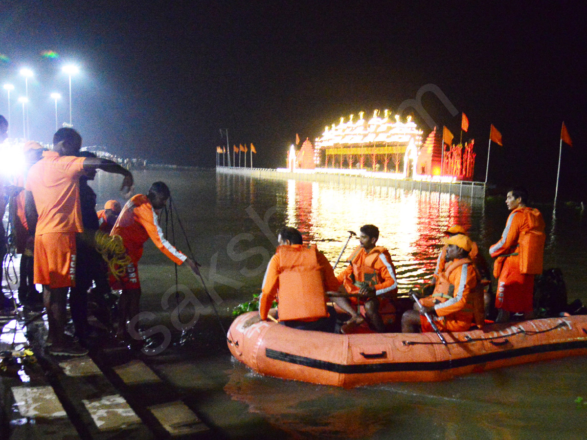 Tourist Boat Capsizes in Krishna River - Sakshi15