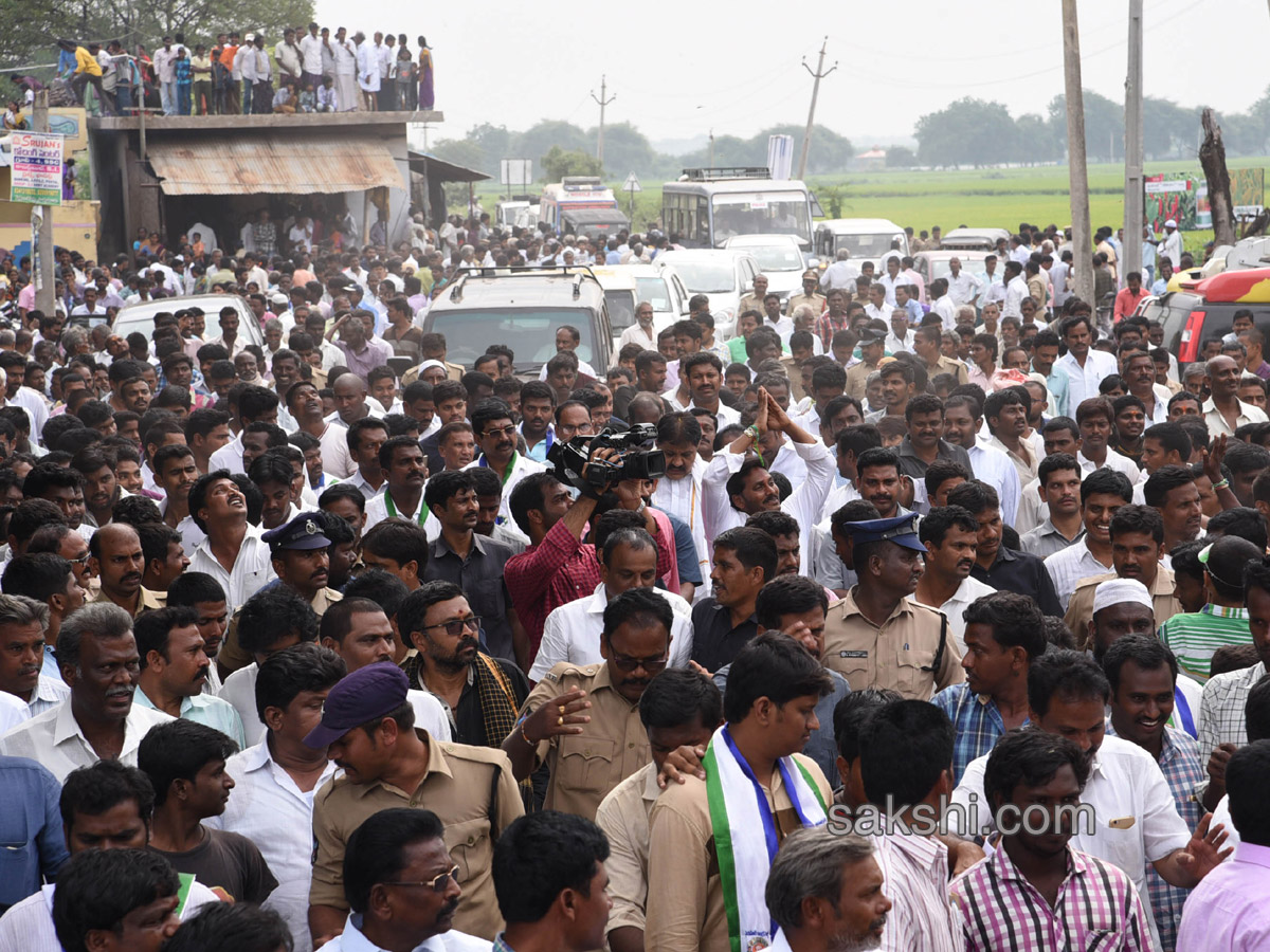Ys Jagan PrajaSankalpaYatra Ends in Duvvur - Sakshi25