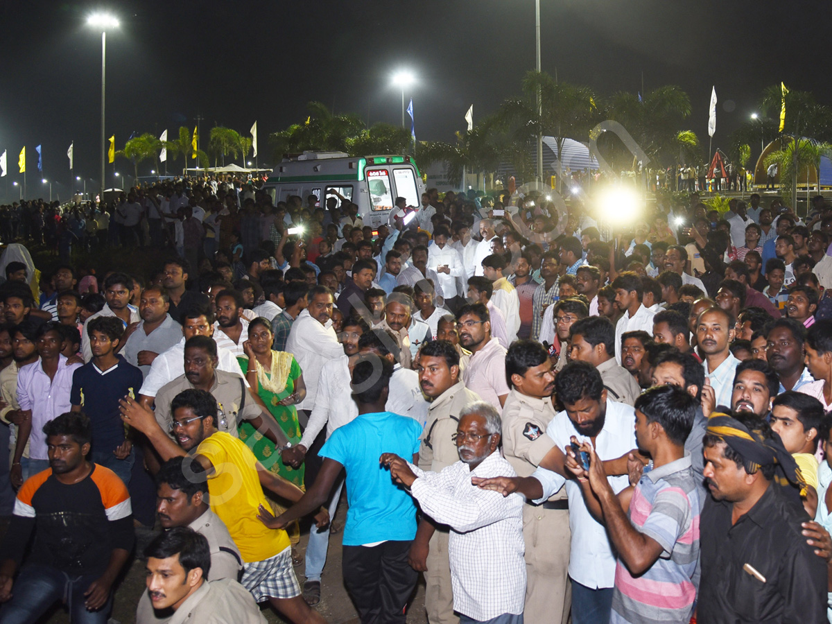 vijayawada boat turns over krishna river - Sakshi10