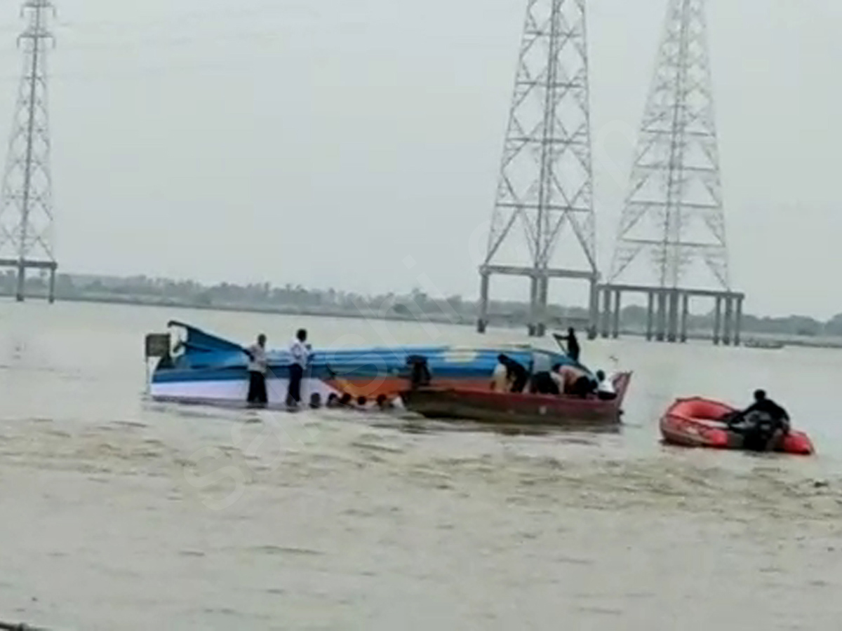 vijayawada boat turns over krishna river - Sakshi4