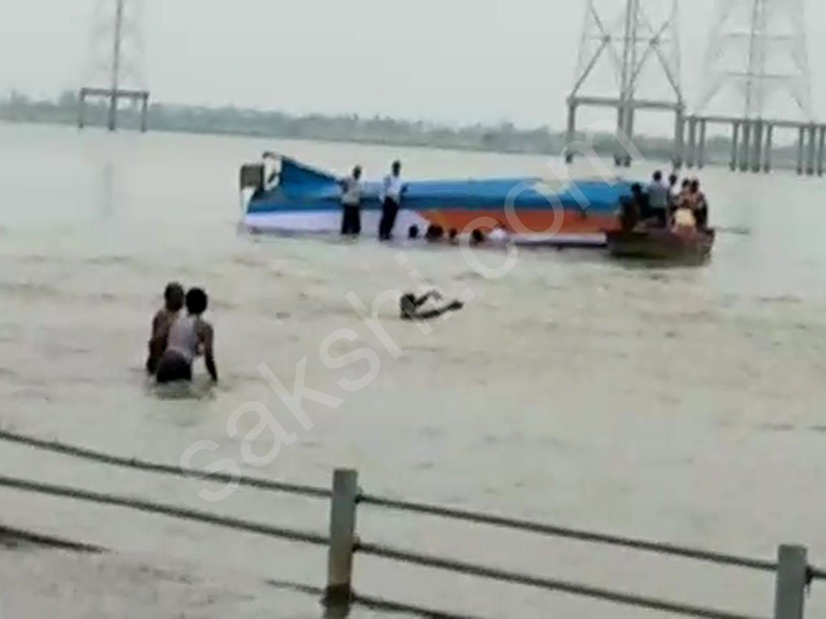 vijayawada boat turns over krishna river - Sakshi5