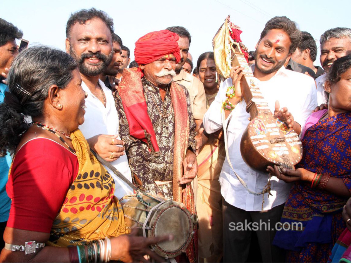 ys jagan mohan reddy prajasankalpayatra finish 16th day - Sakshi12