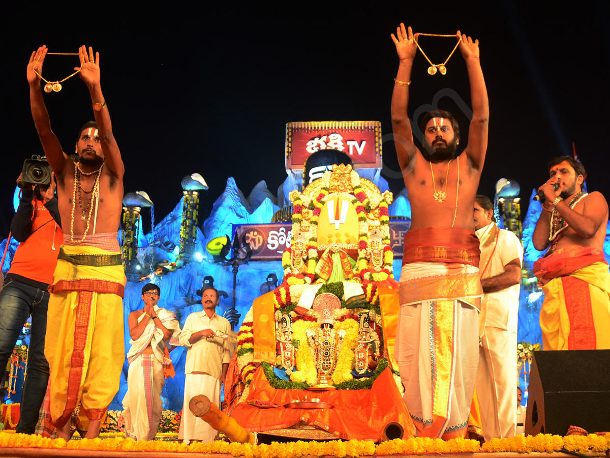 Koti Deepothsavam By Bhakthi TV Events in Hyderabad - Sakshi2