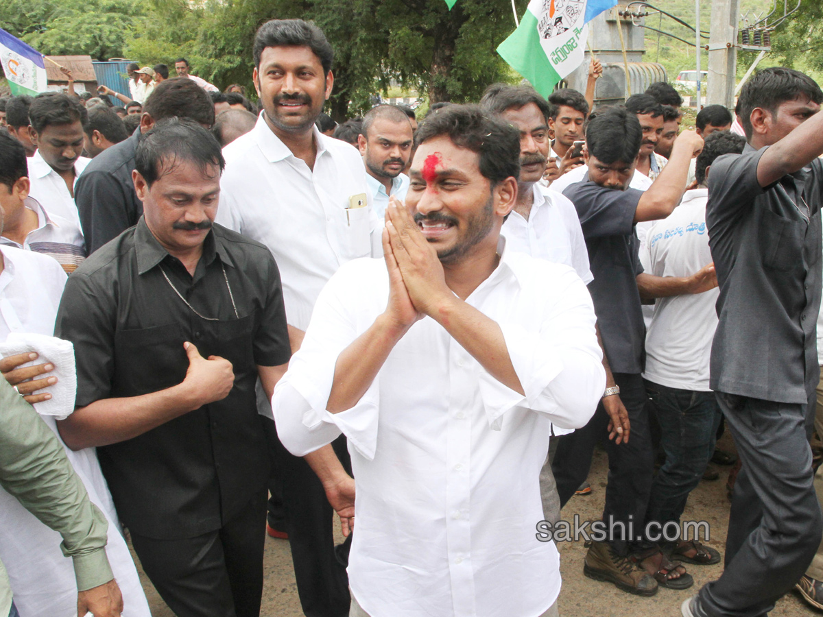 ys jagan starts praja sankalpa yatra second day - Sakshi1