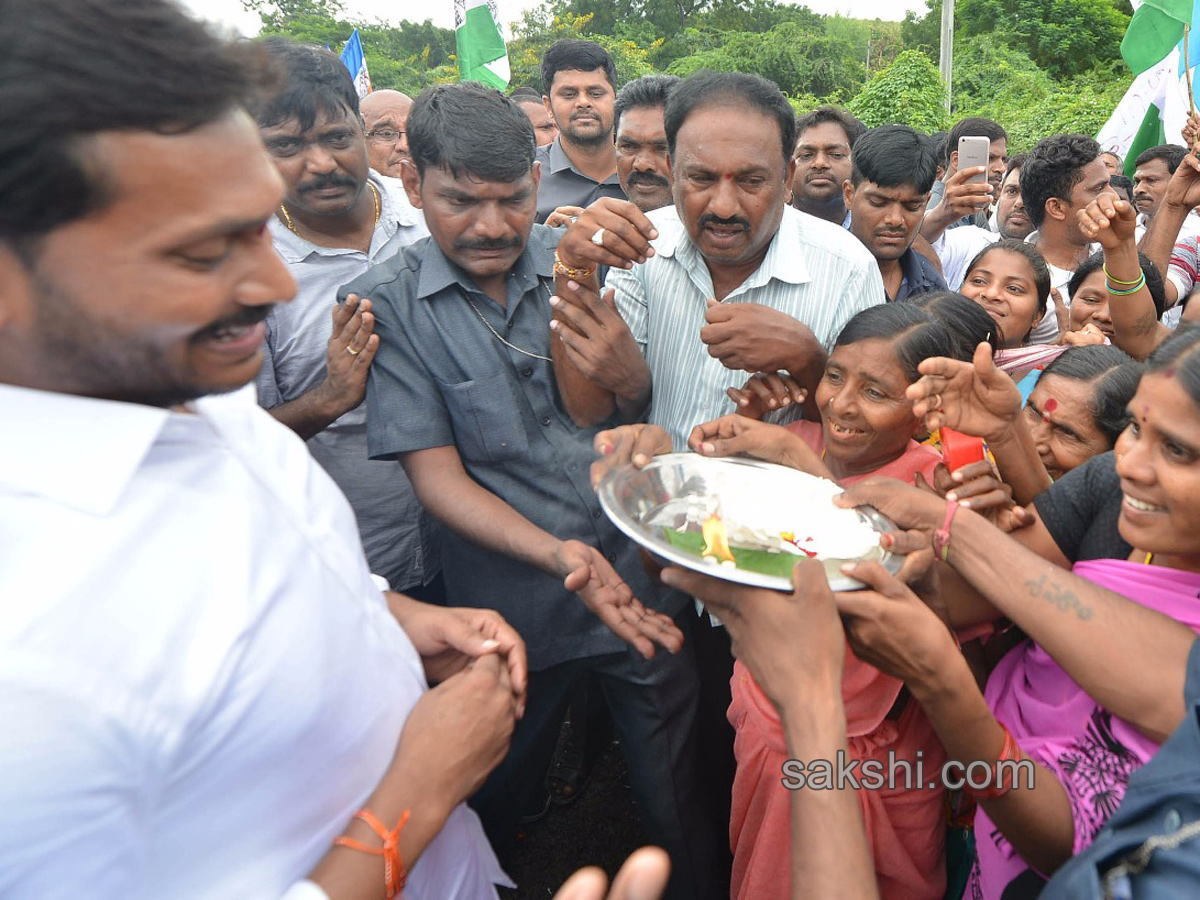 ys jagan starts praja sankalpa yatra second day - Sakshi16