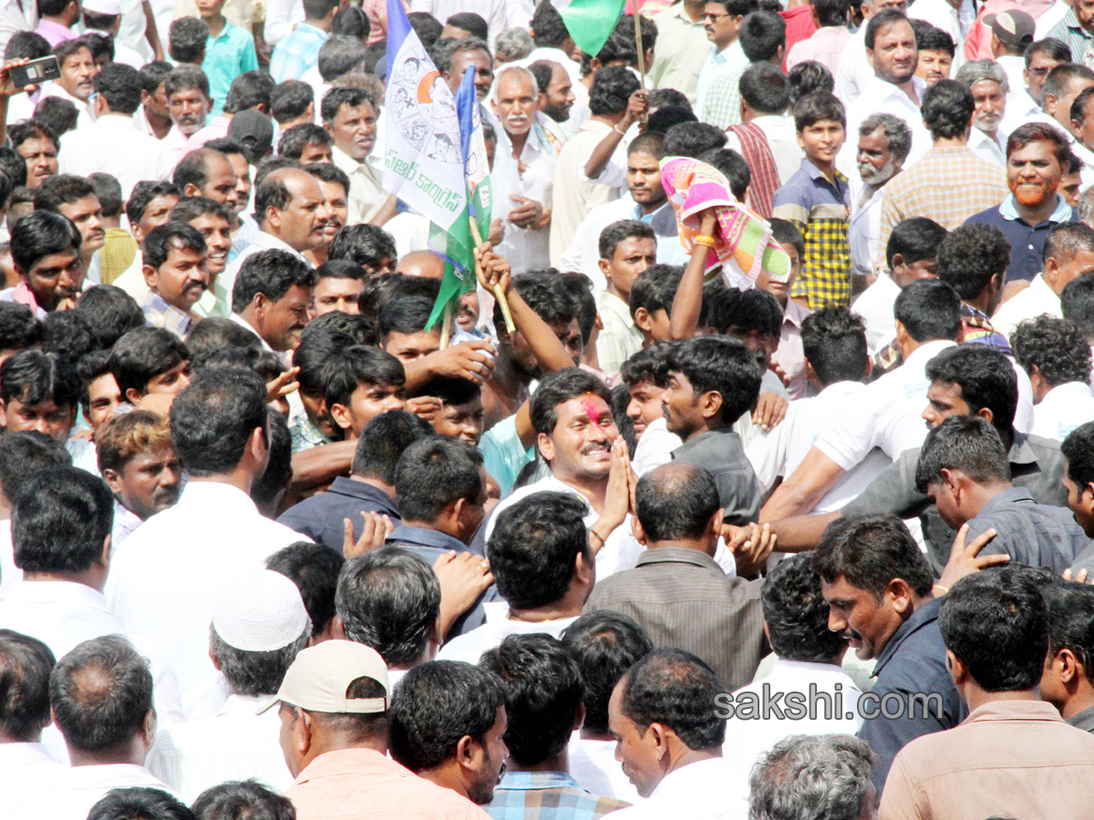 ys jagan starts praja sankalpa yatra second day - Sakshi29