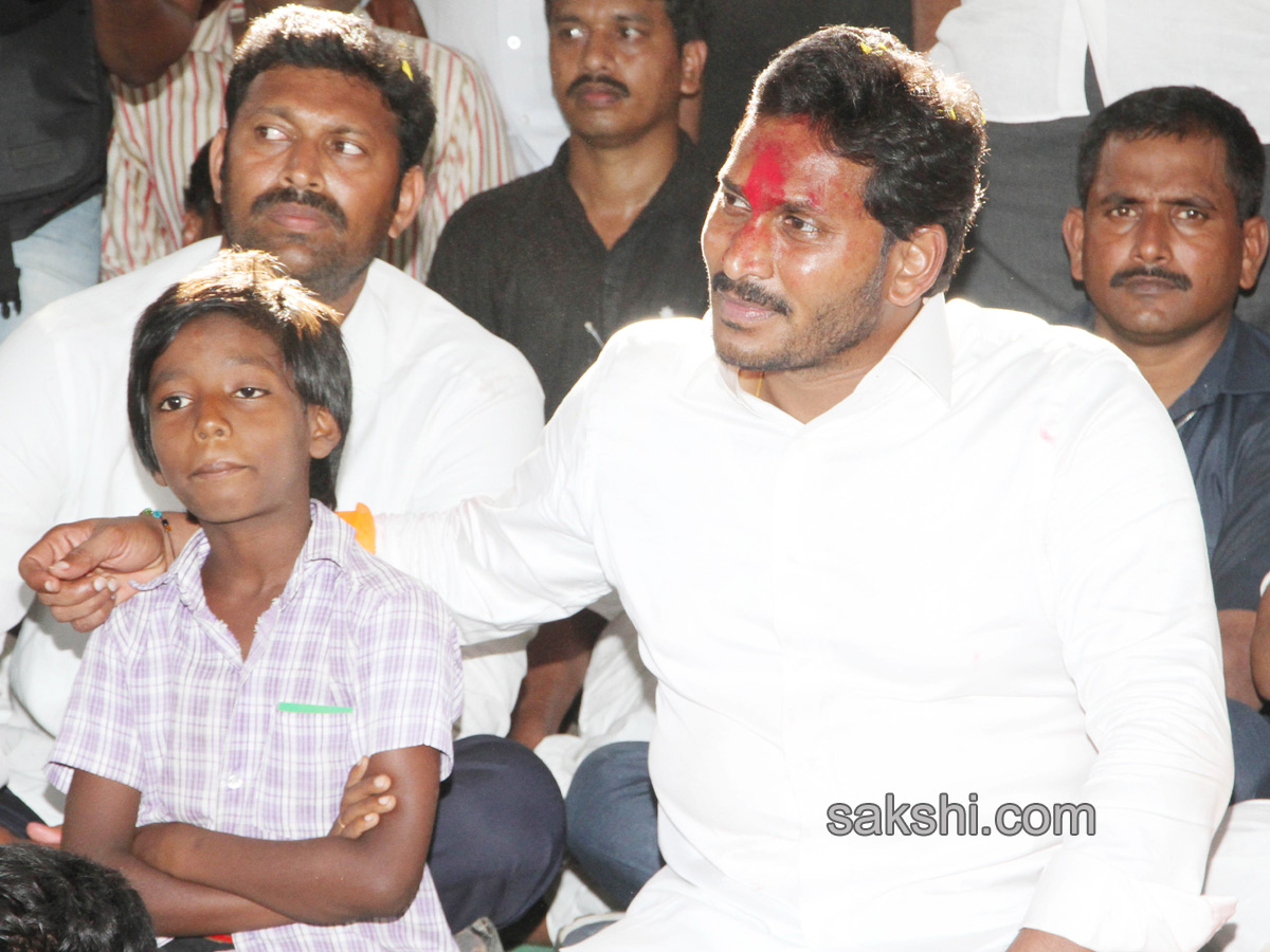 ys jagan starts praja sankalpa yatra second day - Sakshi30