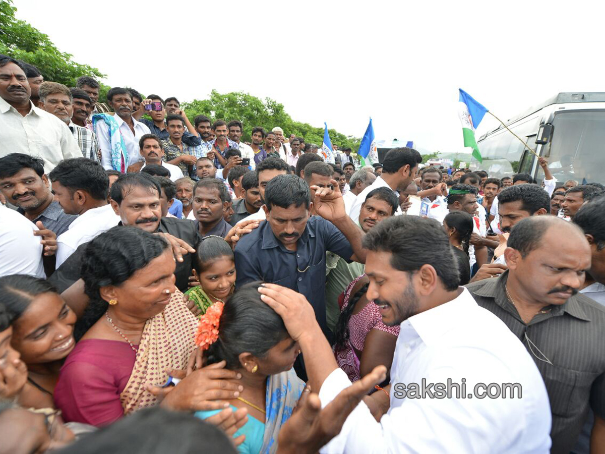 ys jagan starts praja sankalpa yatra second day - Sakshi7