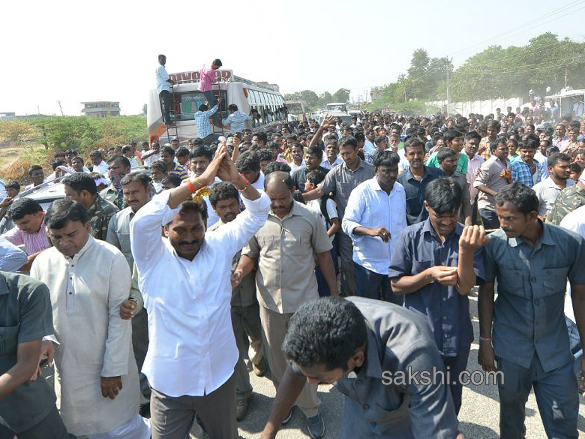 33rd day praja sankalpa yatra completed - Sakshi13