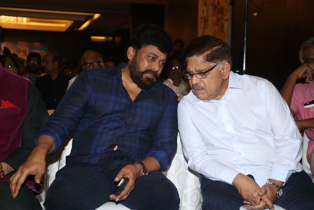 MegaStar Chiranjeevi Launched by Tera Venuka Dasari Book - Sakshi13