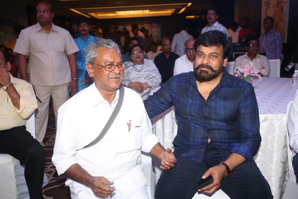 MegaStar Chiranjeevi Launched by Tera Venuka Dasari Book - Sakshi9