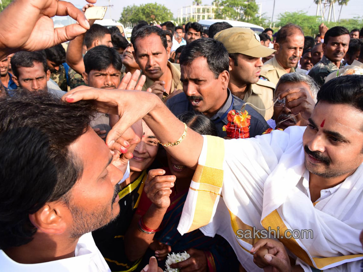ys jagan prajasankalpayatra  - Sakshi13