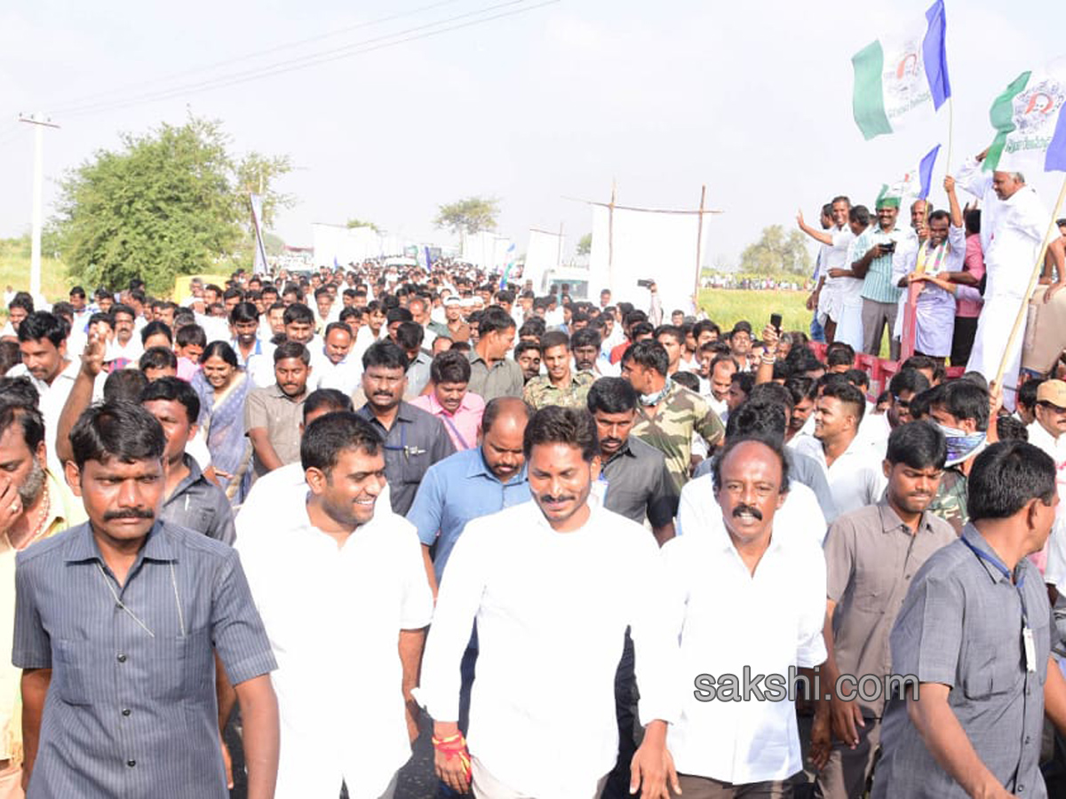 ys jagan prajasankalpayatra  - Sakshi6