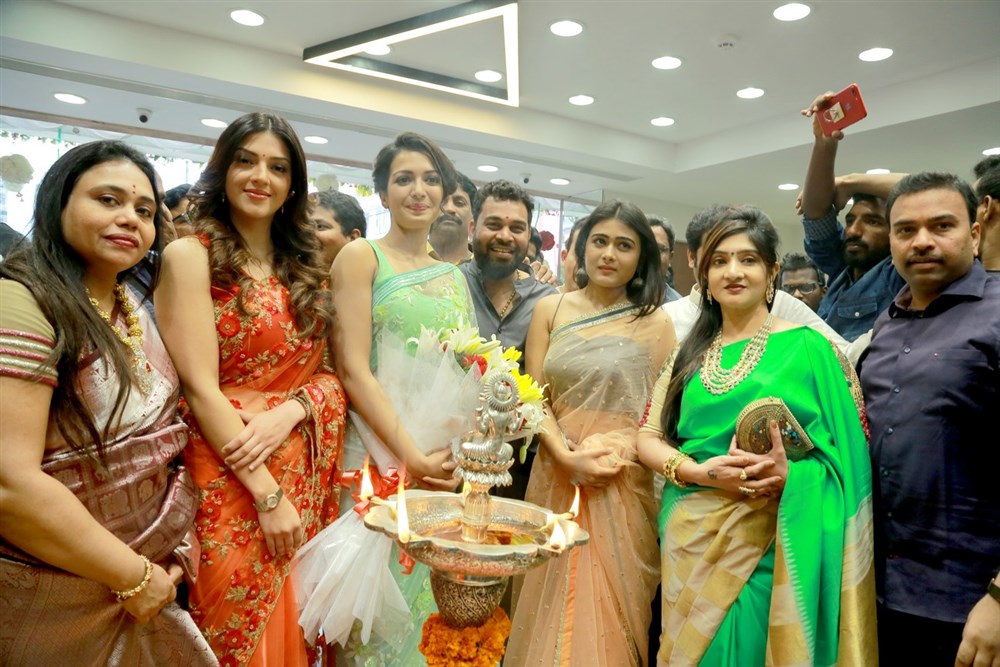 Telugu Actress Catherine Tresa Mehreen Kaur Shalini Pandey launches KLM Fashion Mall - Sakshi15