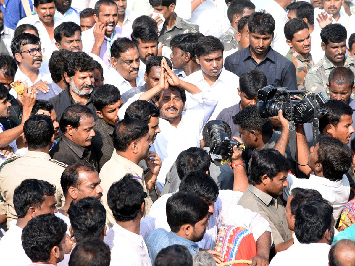 prajasankalpayatra enters chittoor district - Sakshi1