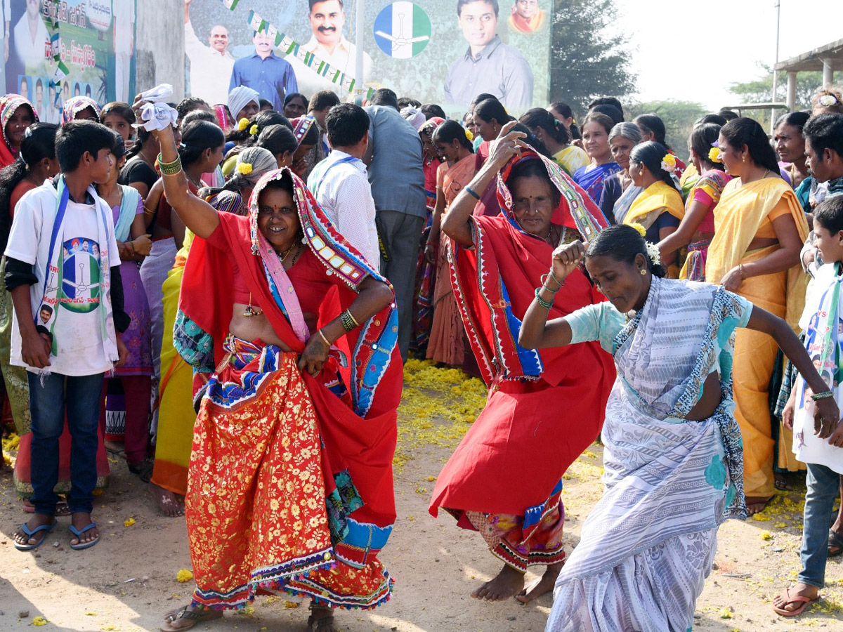 prajasankalpayatra enters chittoor district - Sakshi11