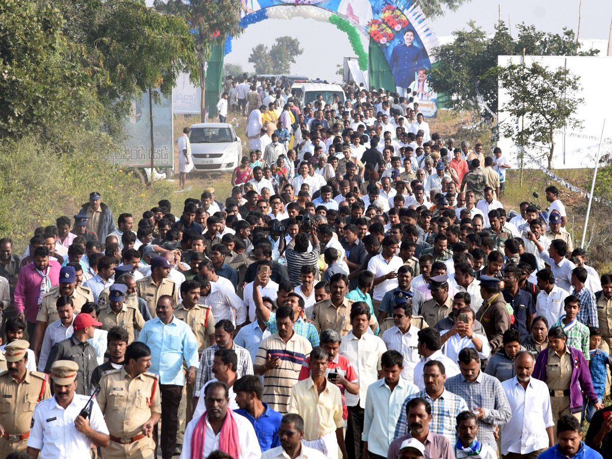 prajasankalpayatra enters chittoor district - Sakshi12