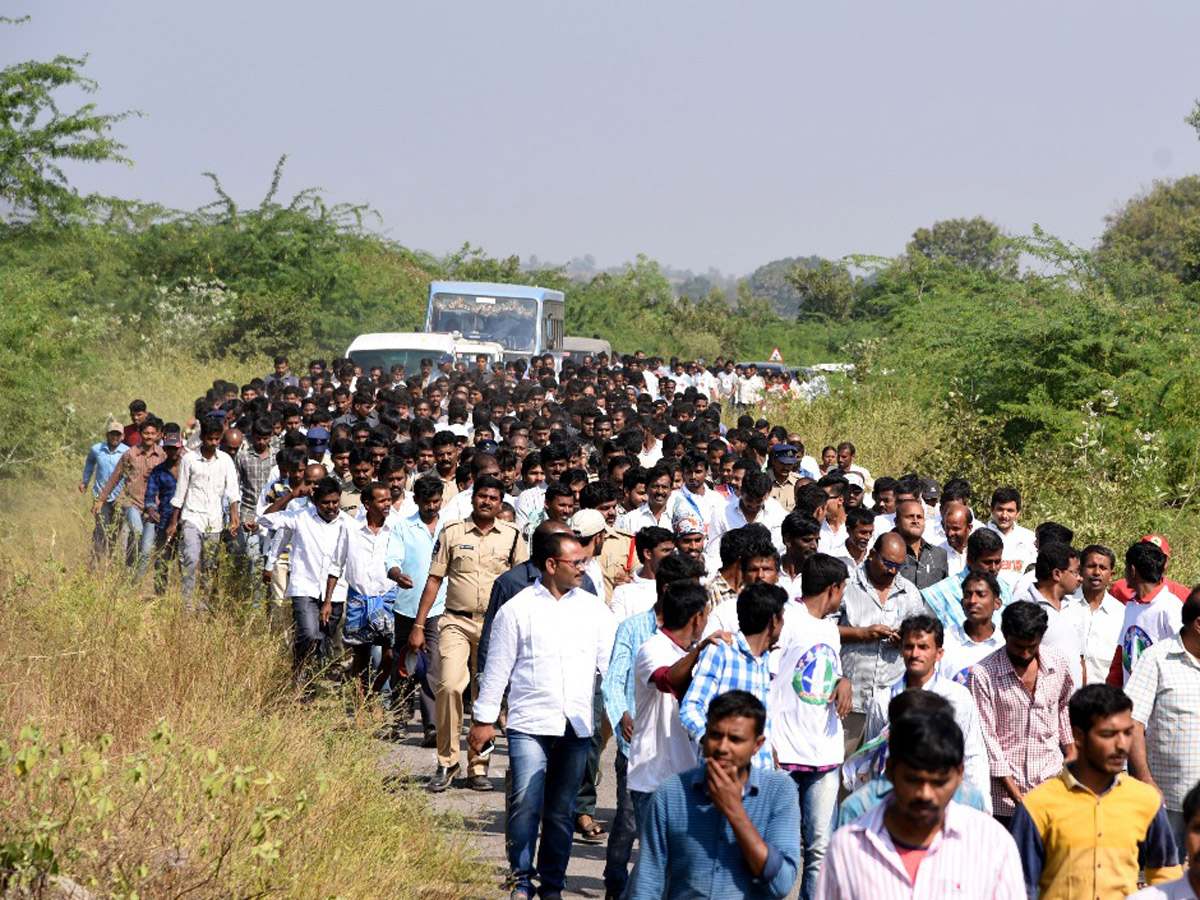 prajasankalpayatra enters chittoor district - Sakshi14