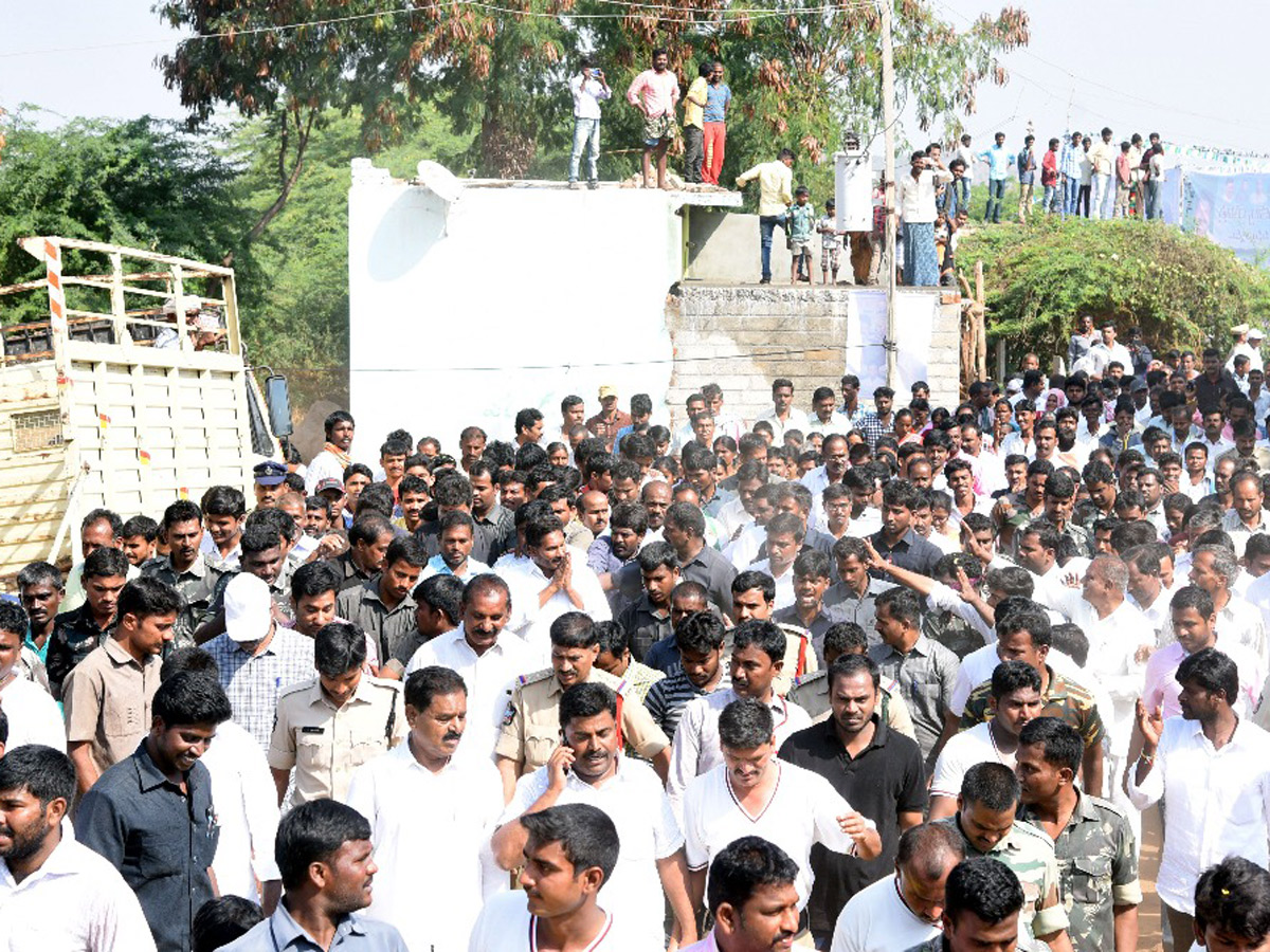 prajasankalpayatra enters chittoor district - Sakshi2