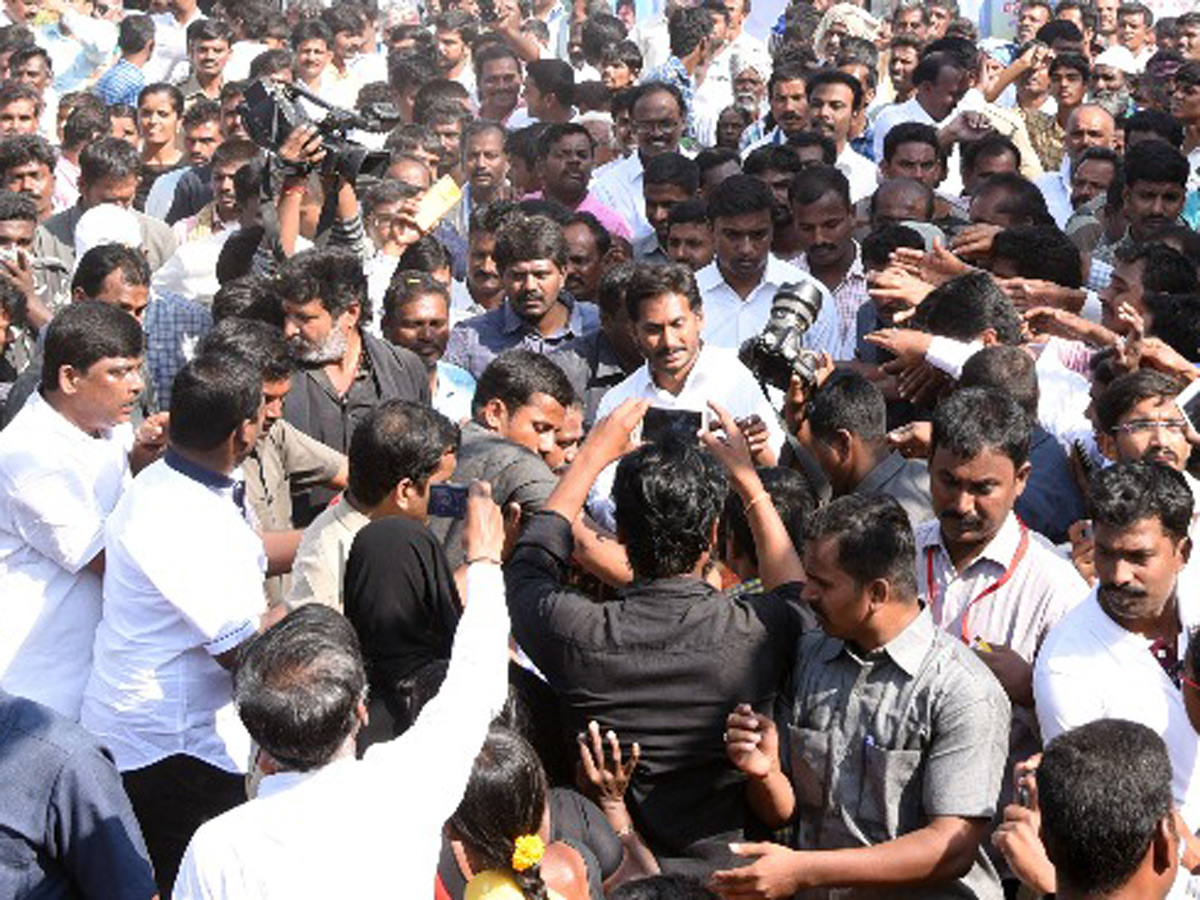 prajasankalpayatra enters chittoor district - Sakshi5