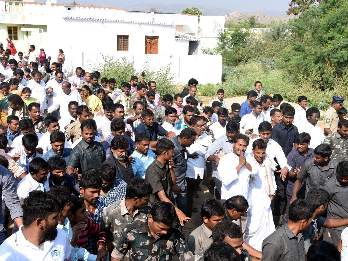 prajasankalpayatra enters chittoor district - Sakshi8