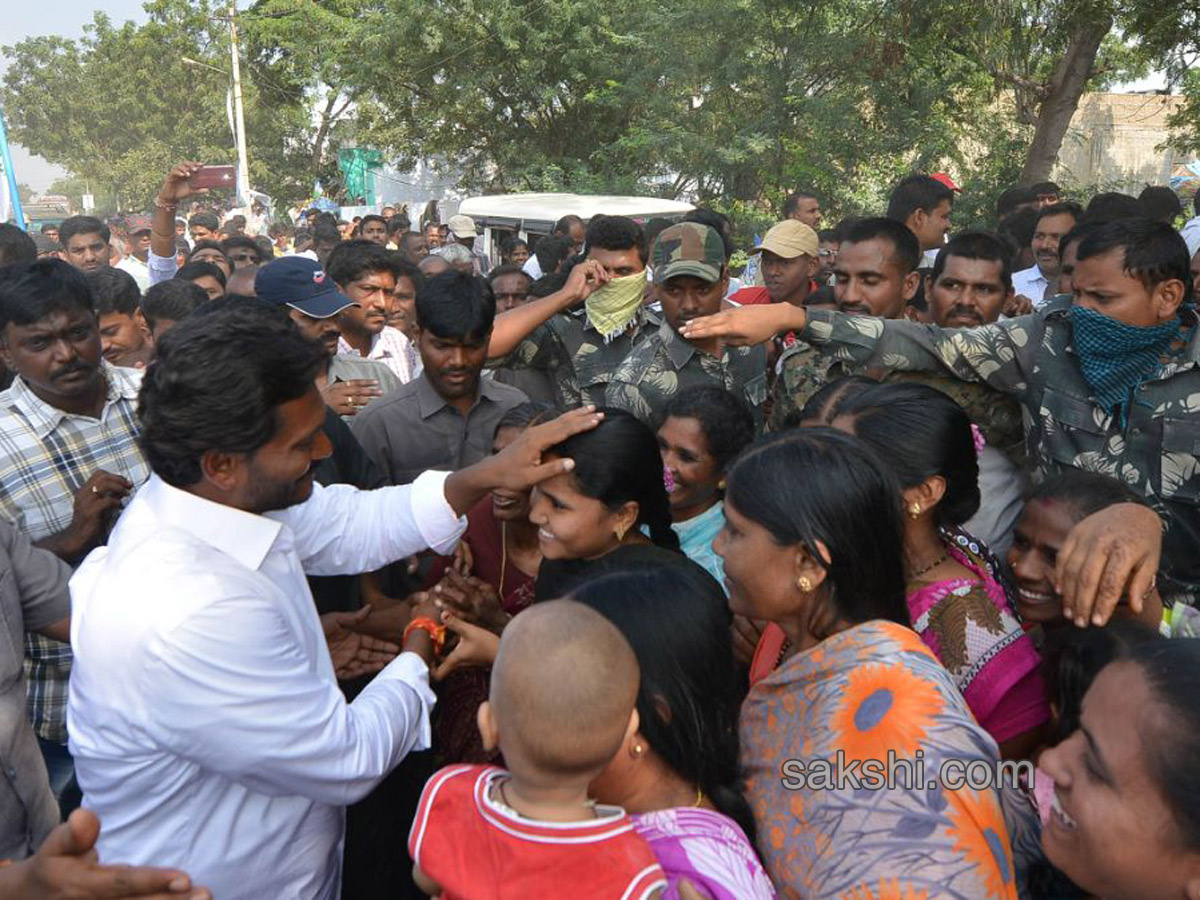 ys jagan 26th day prajasankalpayatra ends - Sakshi19