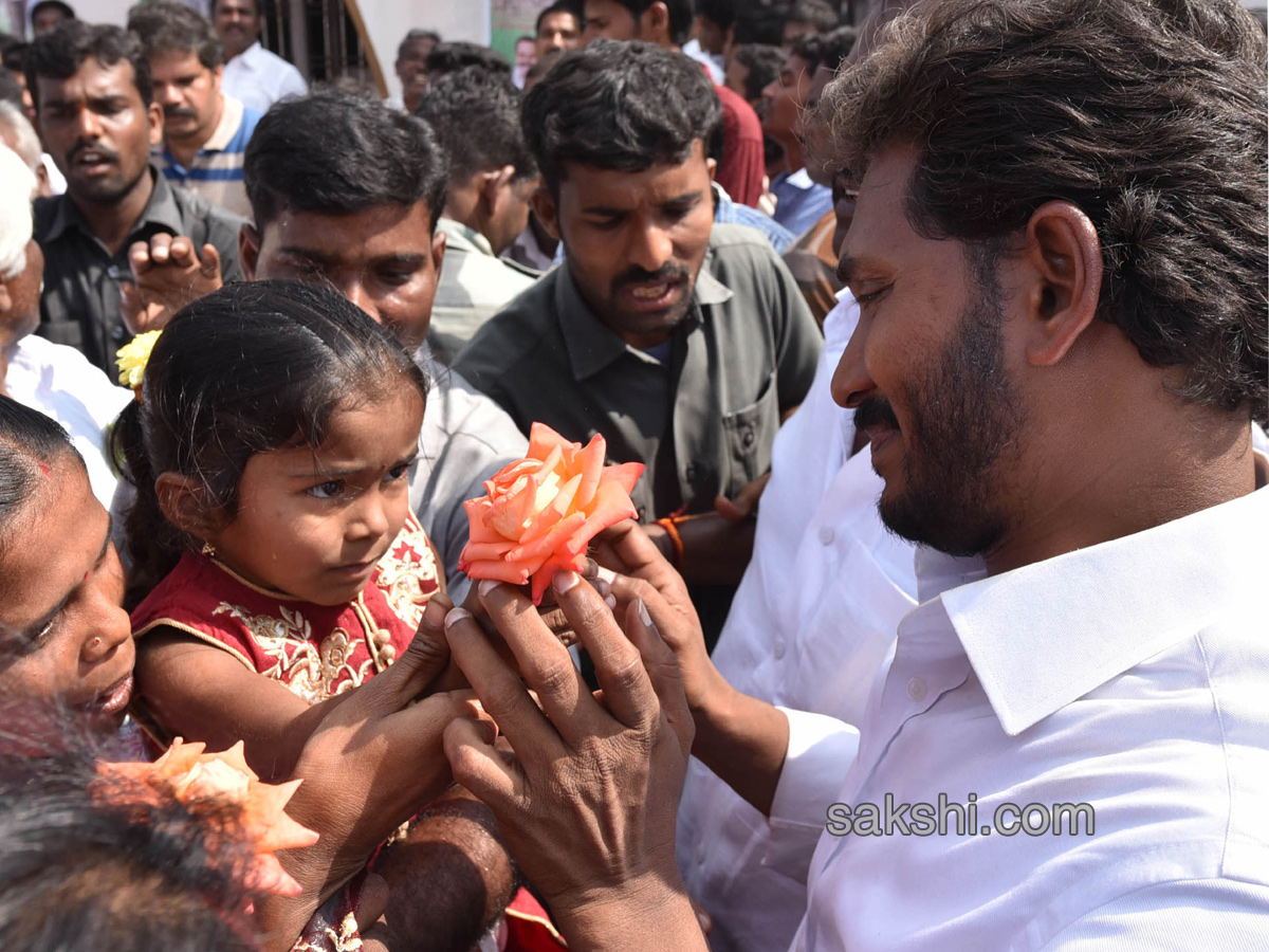 YS Jagan Mohan Reddy PrajaSankalpaYatra - Sakshi16