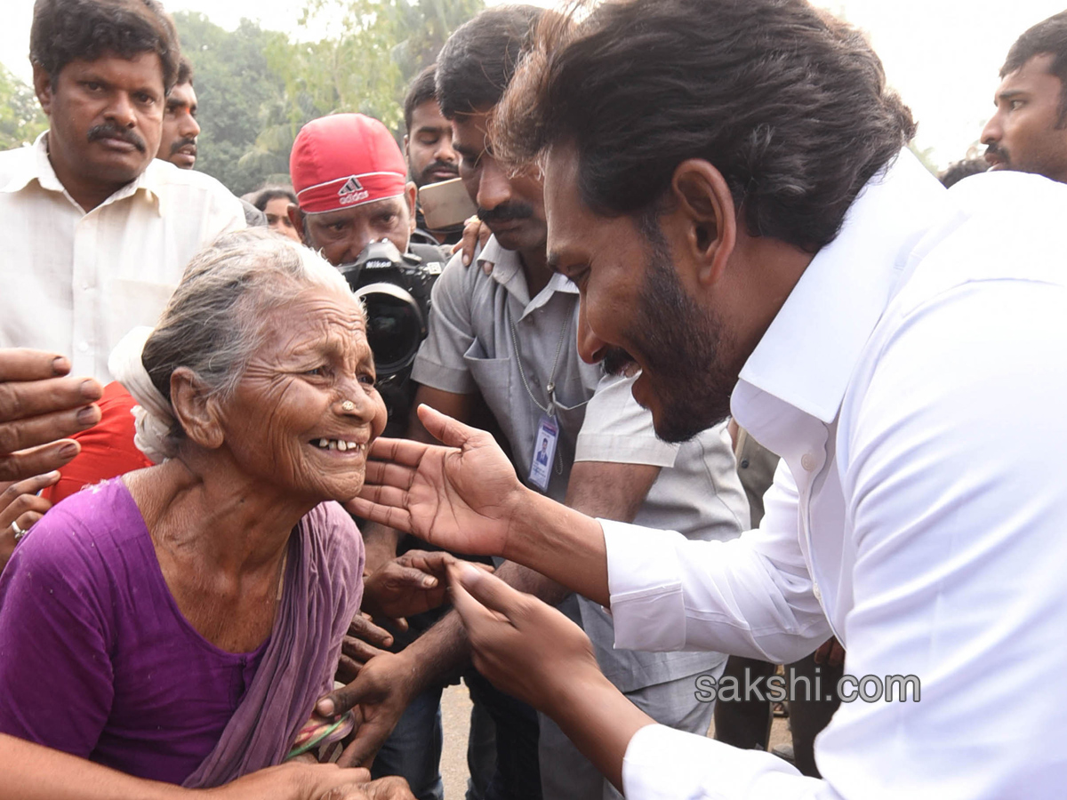 YS Jagan Mohan Reddy PrajaSankalpaYatra - Sakshi22