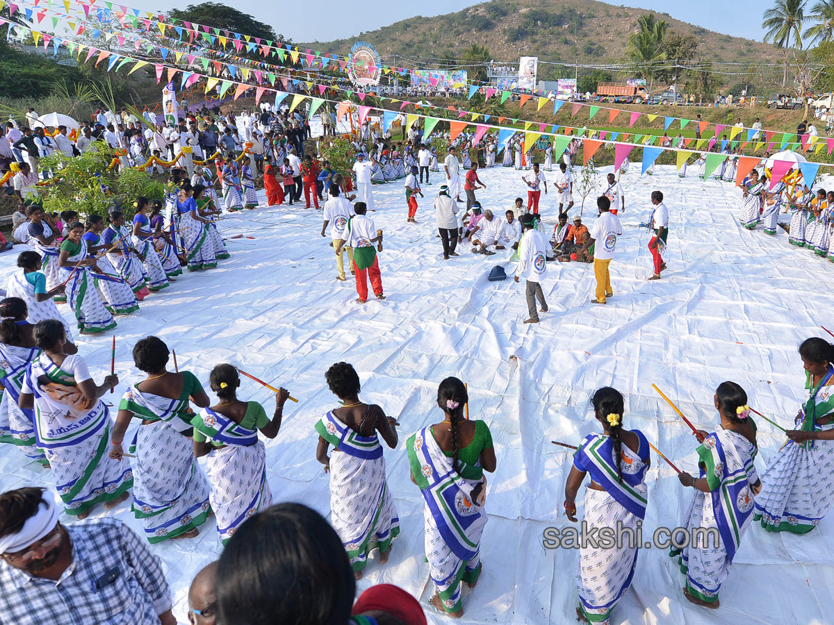 YS Jagan Mohan Reddy PrajaSankalpaYatra - Sakshi25