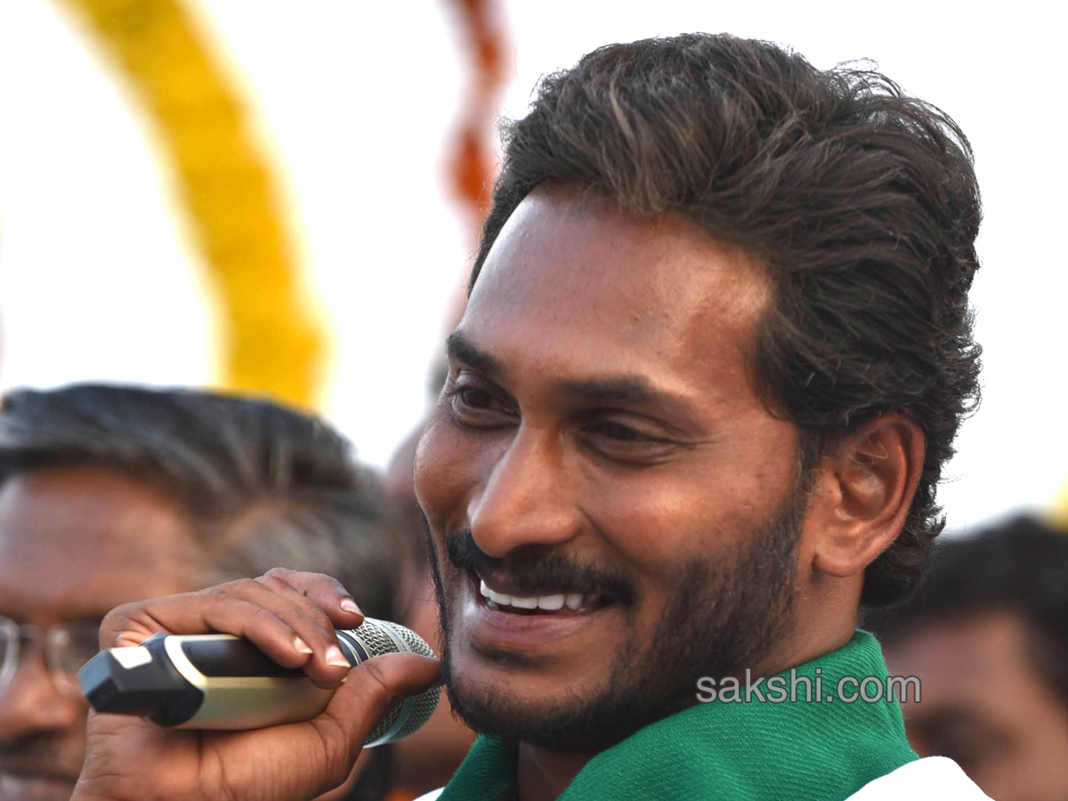 YS Jagan Mohan Reddy PrajaSankalpaYatra - Sakshi6