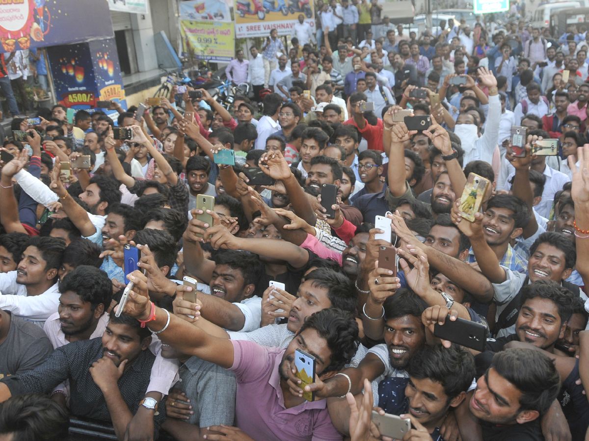 Vijay Devarakonda Opening Malabar Gold &diamonds at Hanmakonda - Sakshi8