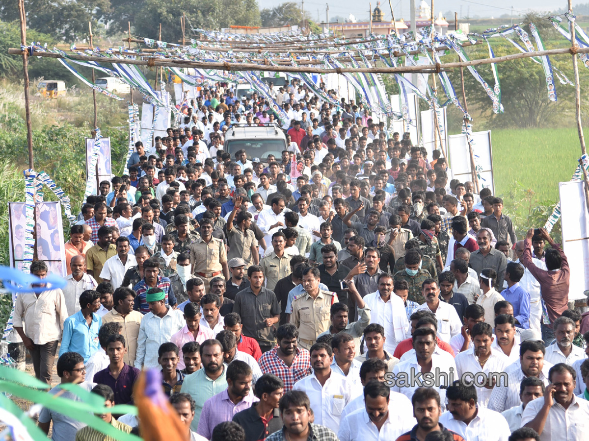 YS Jagan PrajaSankalpaYatra 64th day end - Sakshi14