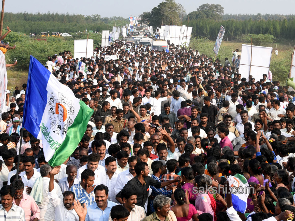 YS Jagan Mohan Reddy PrajaSankalpaYatra 1000 km - Sakshi15