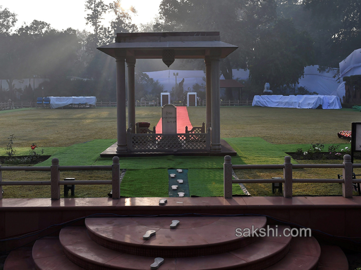 Mahatma Gandhi on his 70th death anniversary in New Delhi - Sakshi11