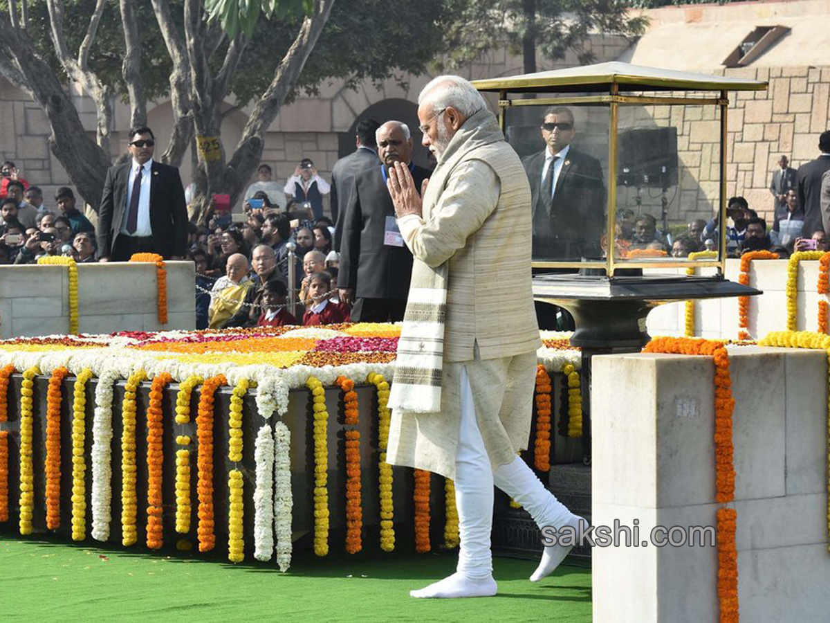 Mahatma Gandhi on his 70th death anniversary in New Delhi - Sakshi2