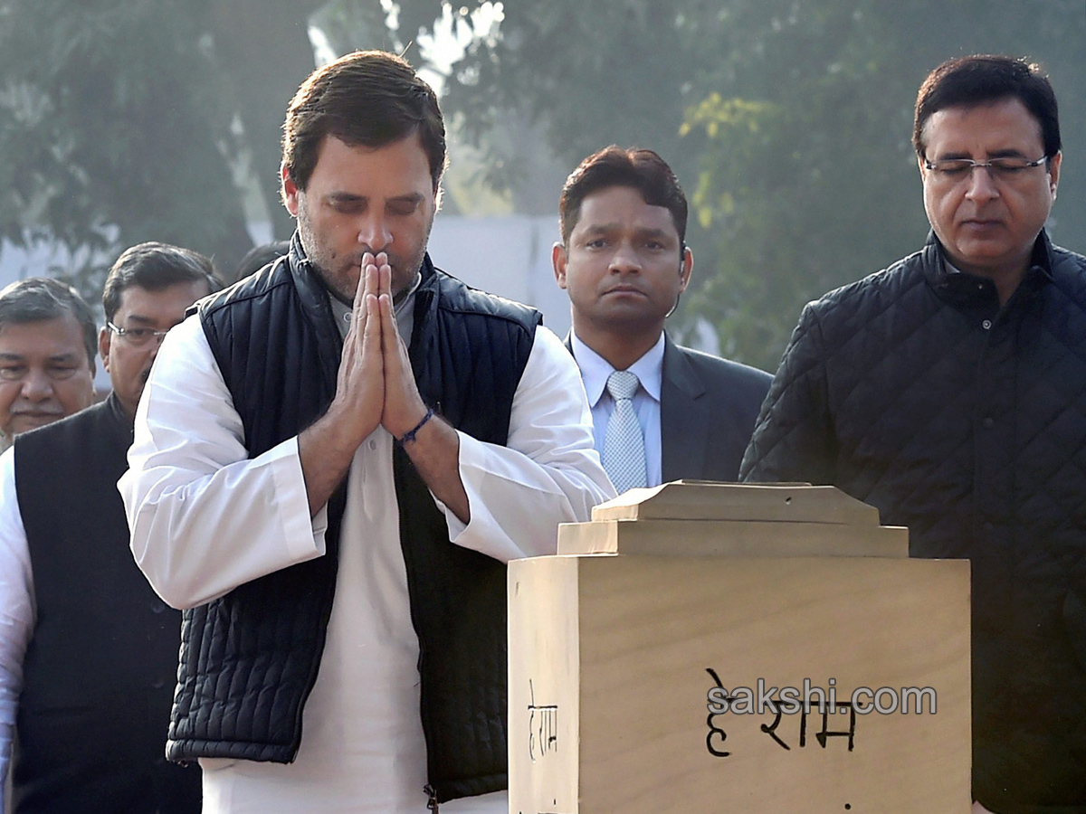 Mahatma Gandhi on his 70th death anniversary in New Delhi - Sakshi4